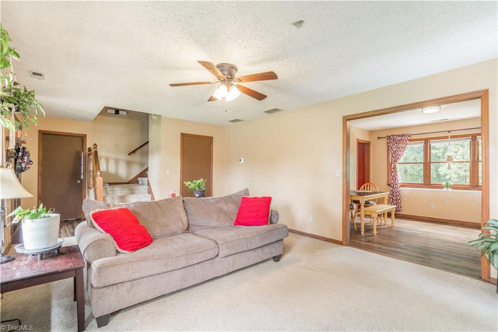 1141 Ridgecliff Drive