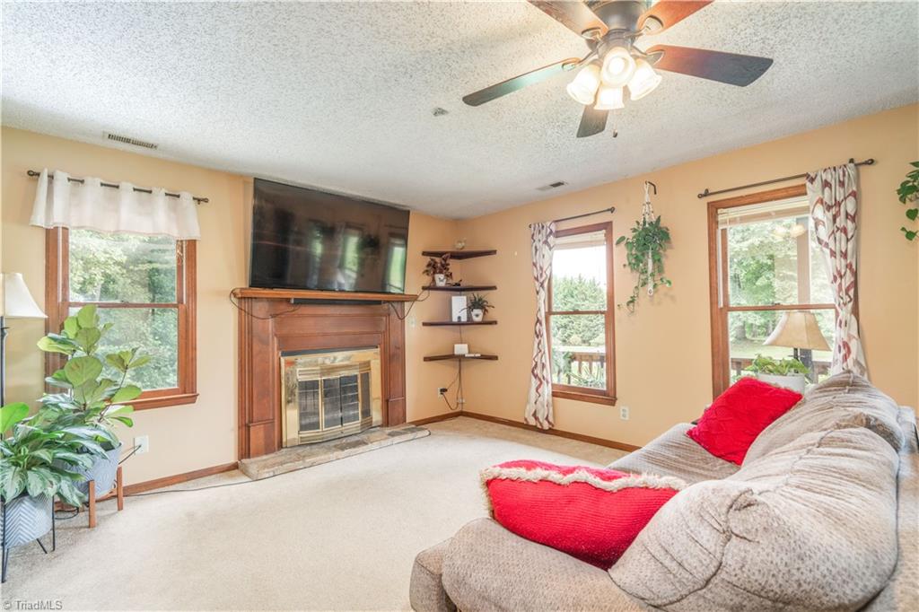 1141 Ridgecliff Drive