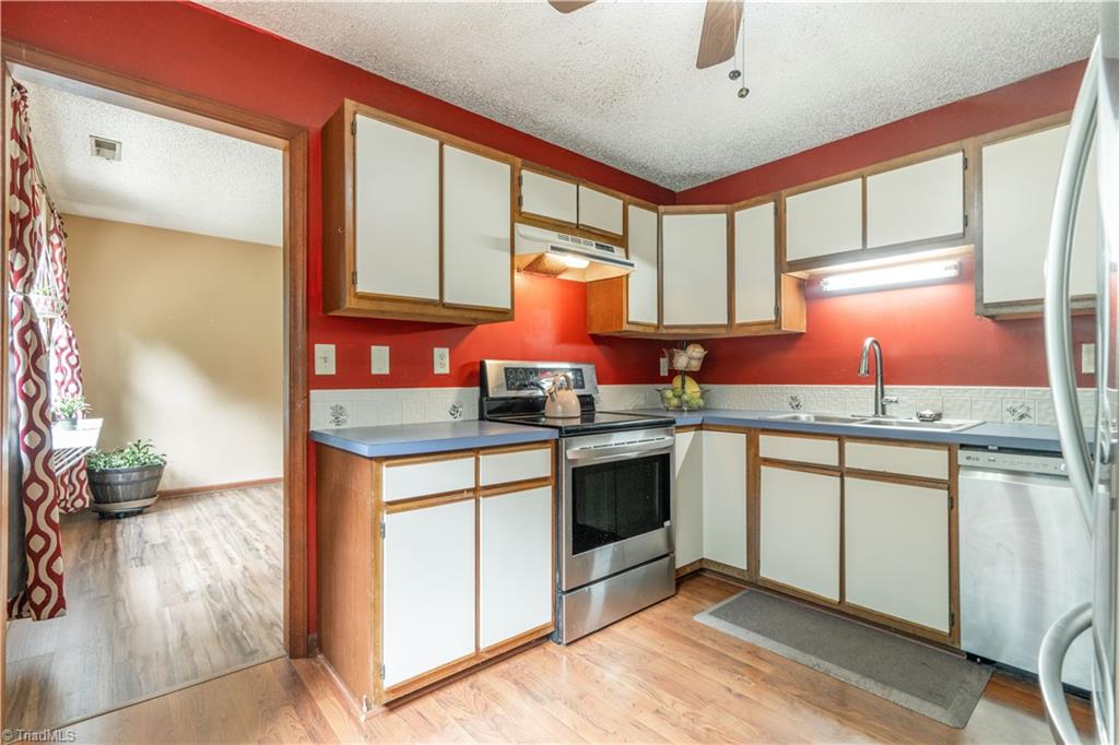 1141 Ridgecliff Drive