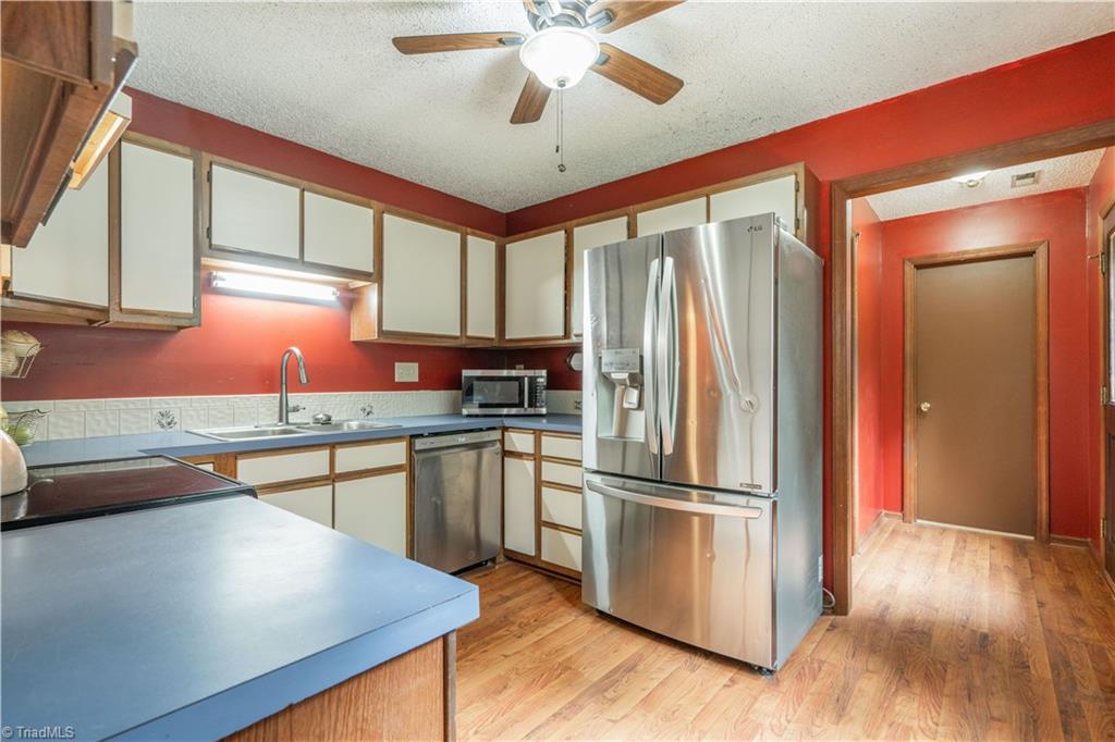 1141 Ridgecliff Drive