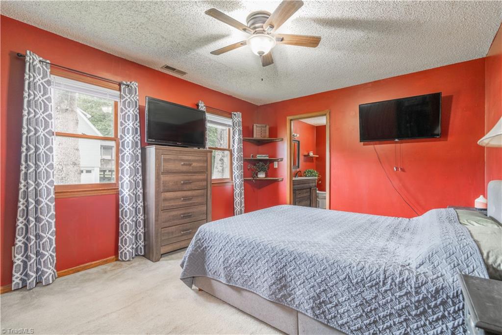 1141 Ridgecliff Drive