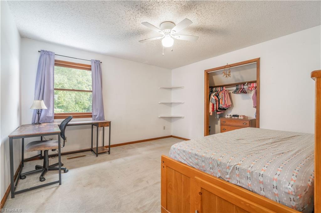 1141 Ridgecliff Drive