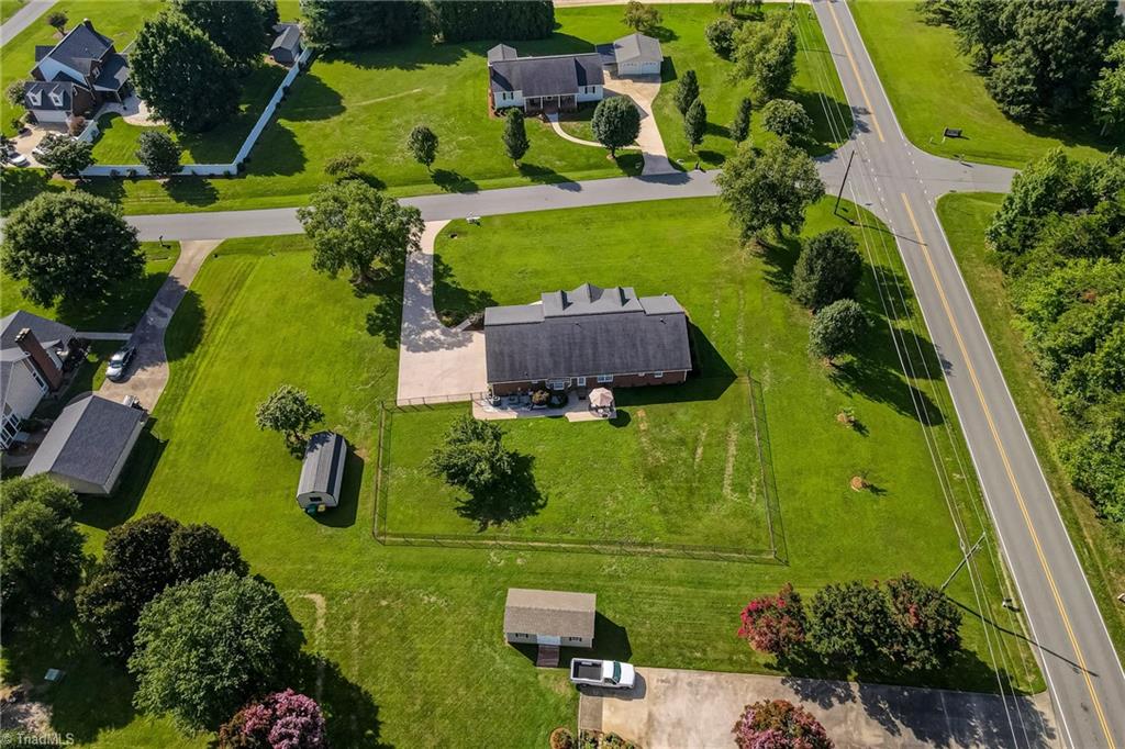 125 Greenturf Drive, Winston-Salem