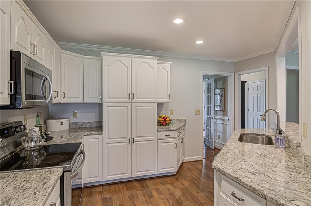 125 Greenturf Drive, Winston-Salem