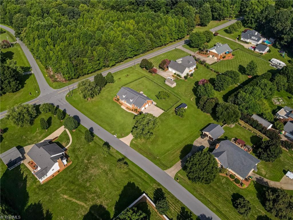 125 Greenturf Drive, Winston-Salem