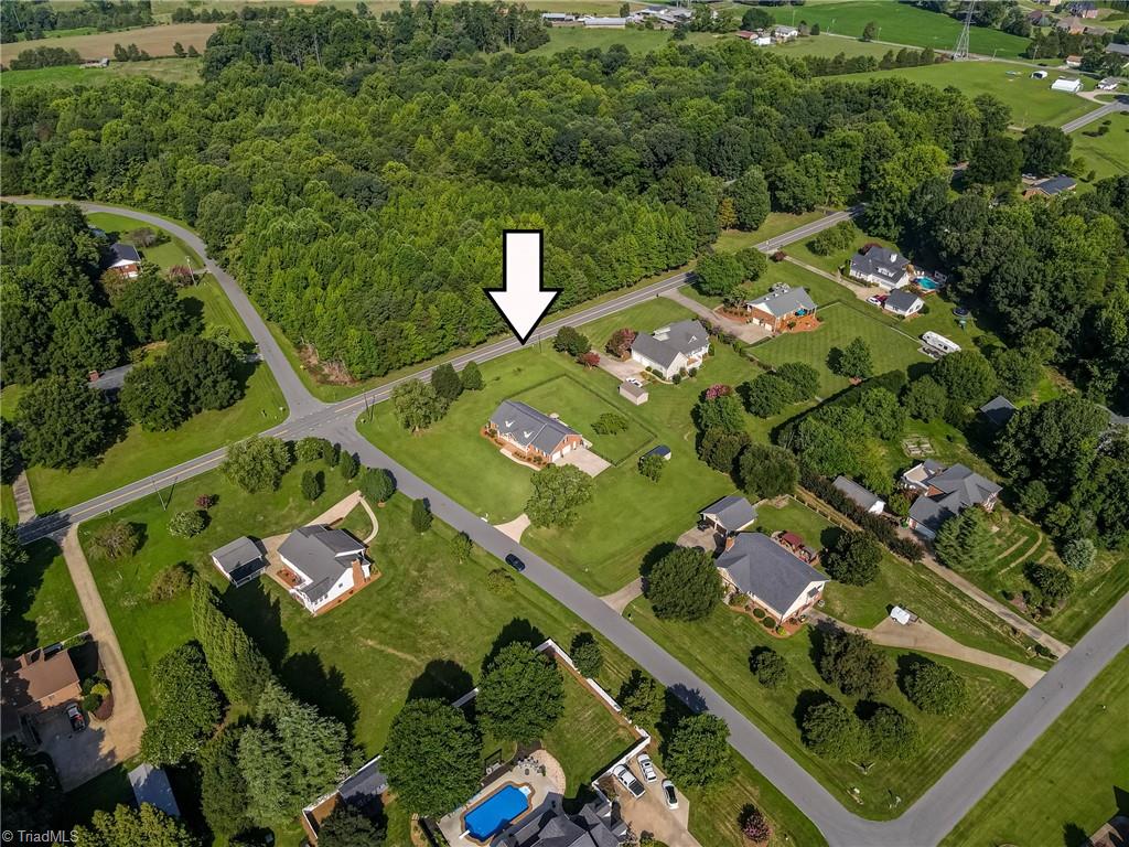 125 Greenturf Drive, Winston-Salem