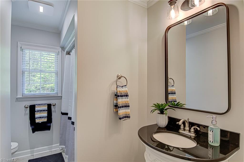 125 Greenturf Drive, Winston-Salem