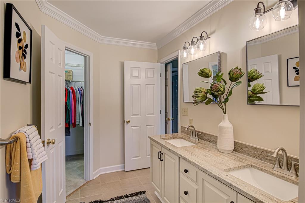 125 Greenturf Drive, Winston-Salem