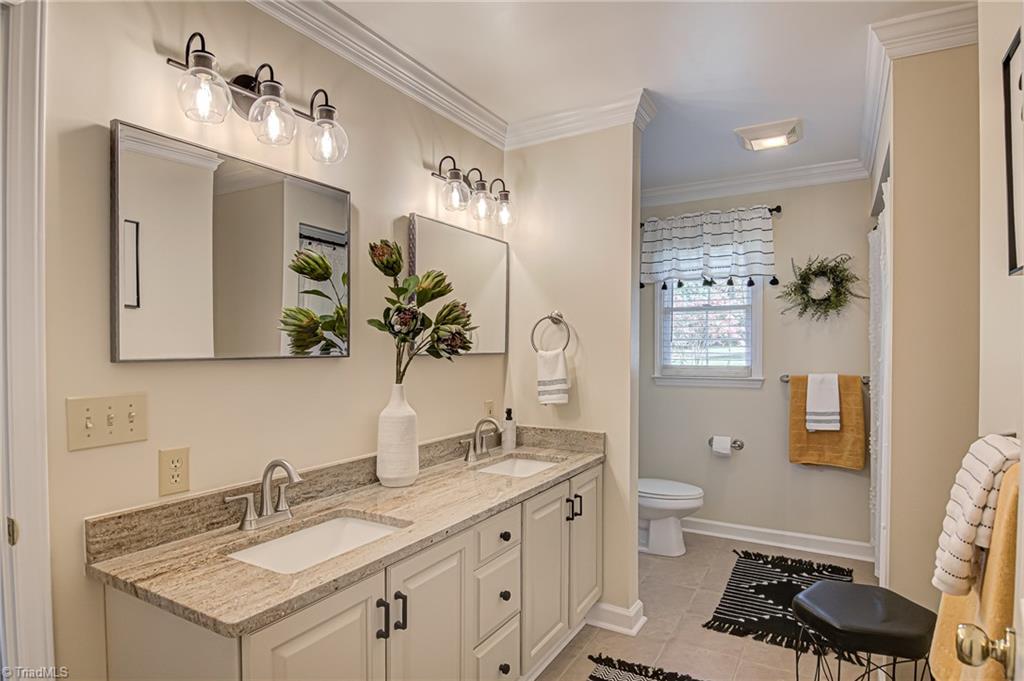 125 Greenturf Drive, Winston-Salem