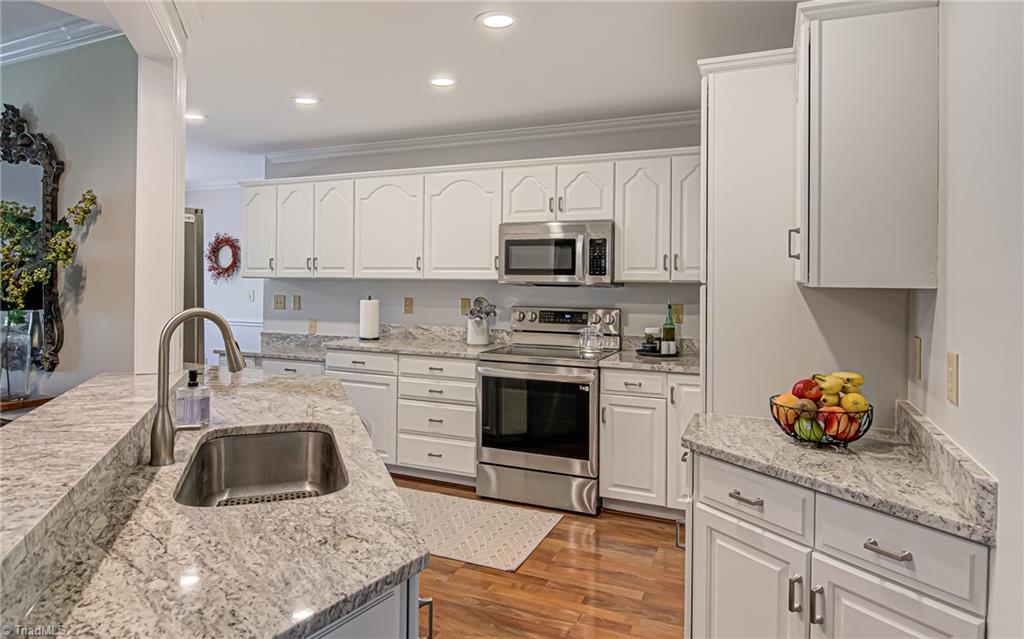 125 Greenturf Drive, Winston-Salem