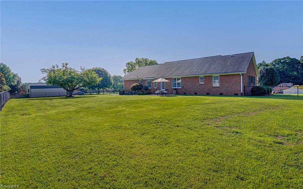 125 Greenturf Drive, Winston-Salem