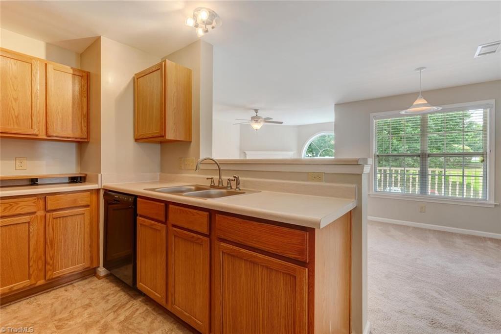 6702 W Friendly Avenue # 3H