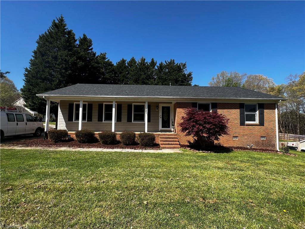 5801 Chinaberry Place