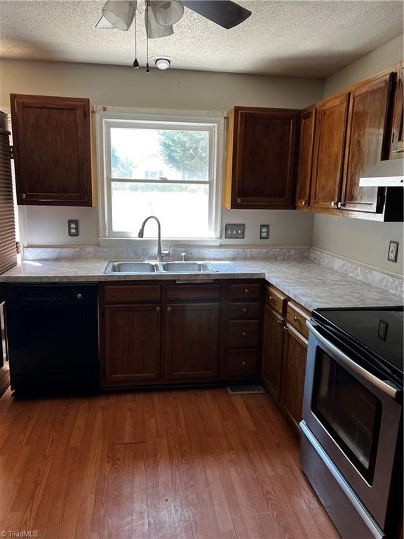 5801 Chinaberry Place