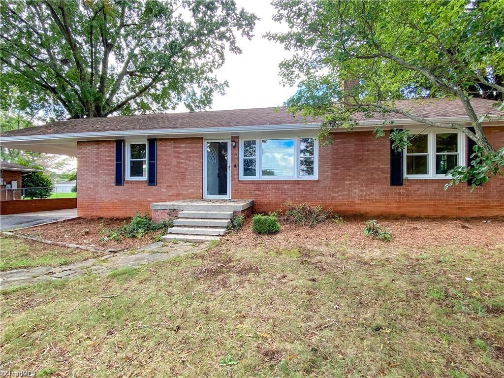 216 Louella Drive, Winston-Salem