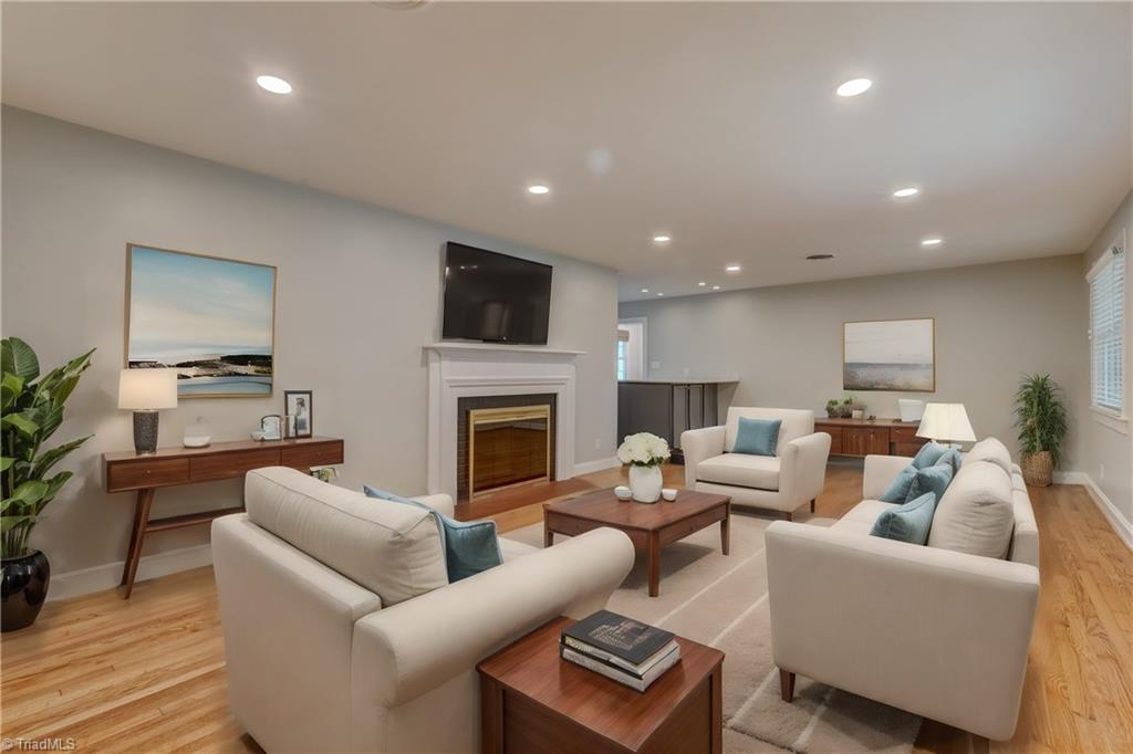 3405 Kirby Drive