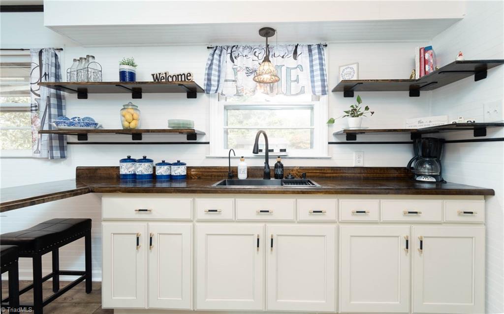 3405 PINE VALLEY Road