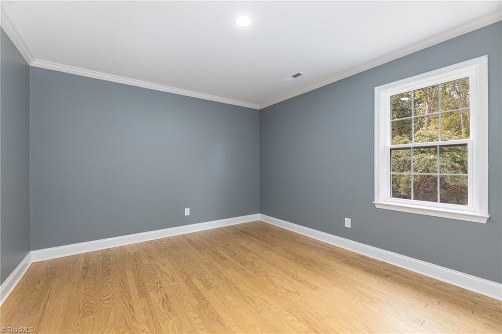 5476 Moravian Heights Lane