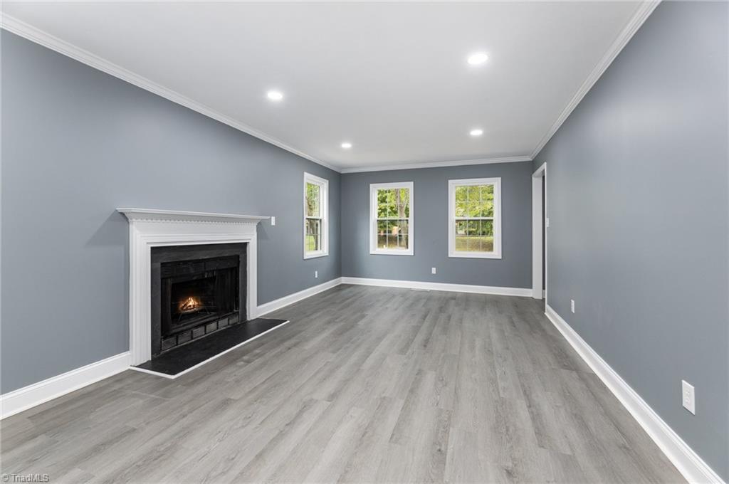 5476 Moravian Heights Lane