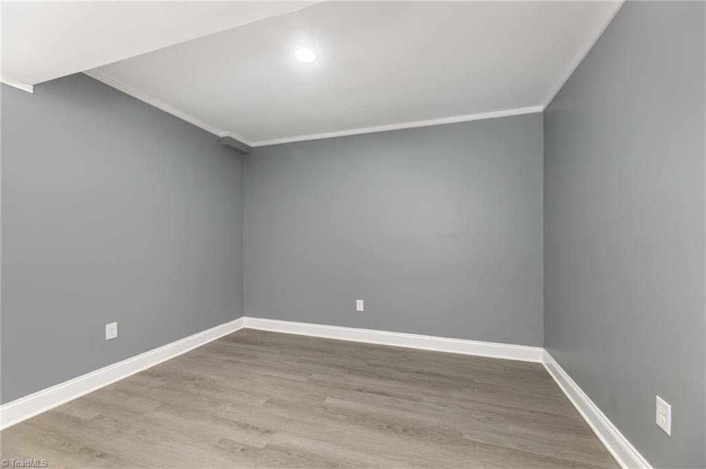 5476 Moravian Heights Lane
