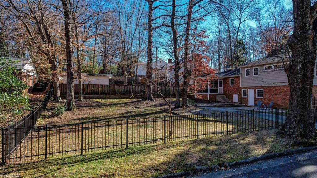 2416 Springwood Drive