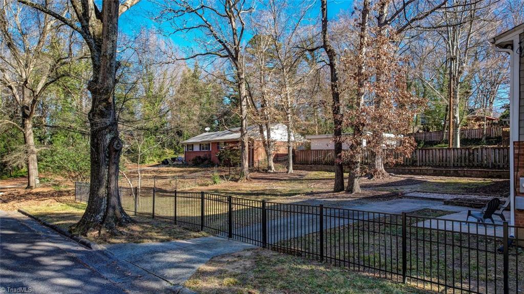 2416 Springwood Drive