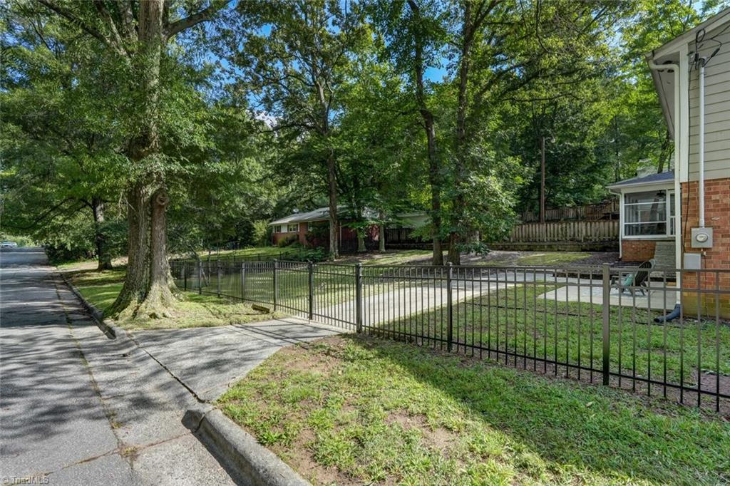 2416 Springwood Drive