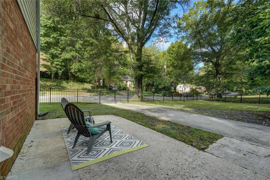 2416 Springwood Drive