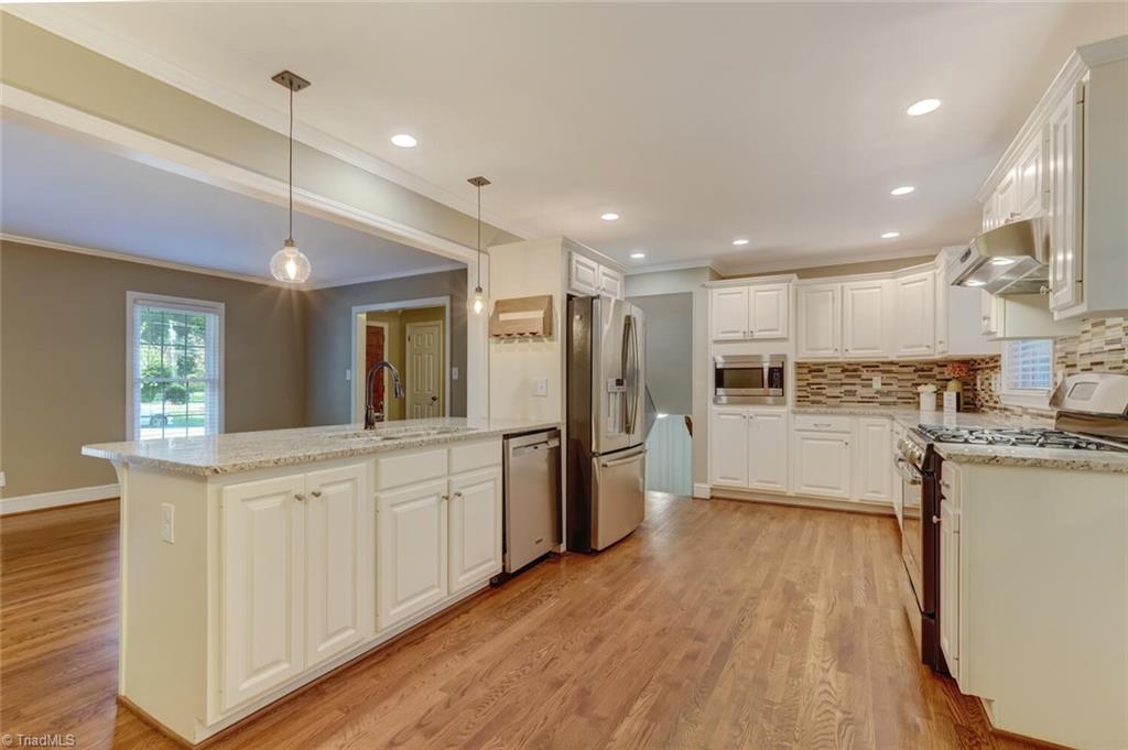 2416 Springwood Drive