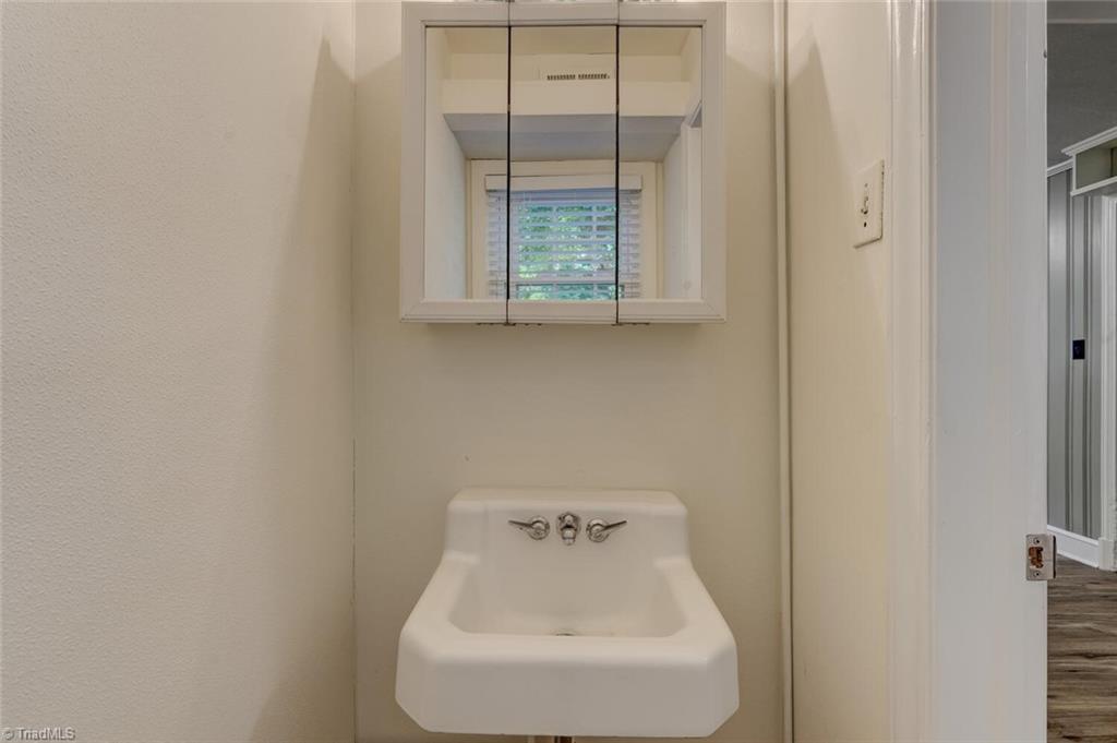 2416 Springwood Drive