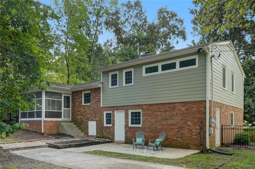 2416 Springwood Drive