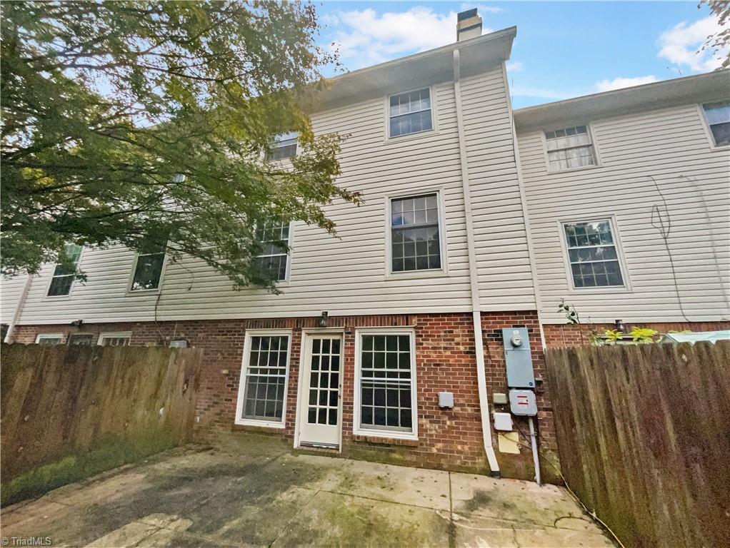 3219 Regents Park Lane # C