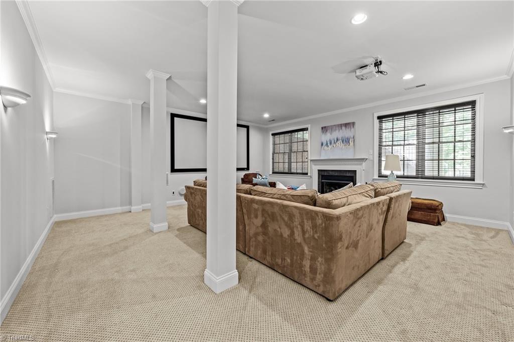 4304 Agliano Terrace