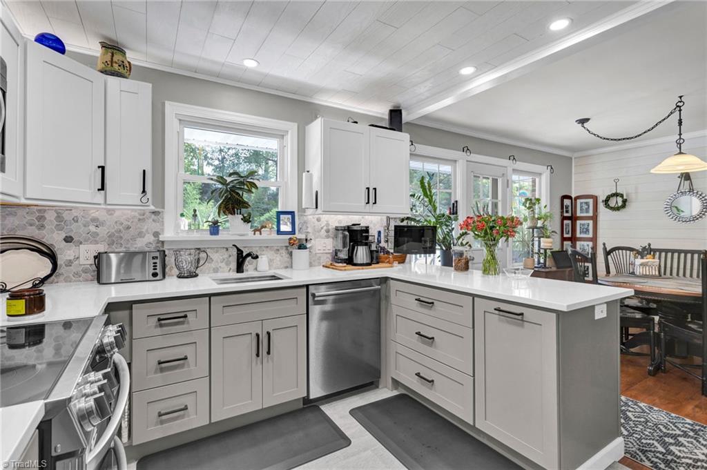 102 Forestdale Drive