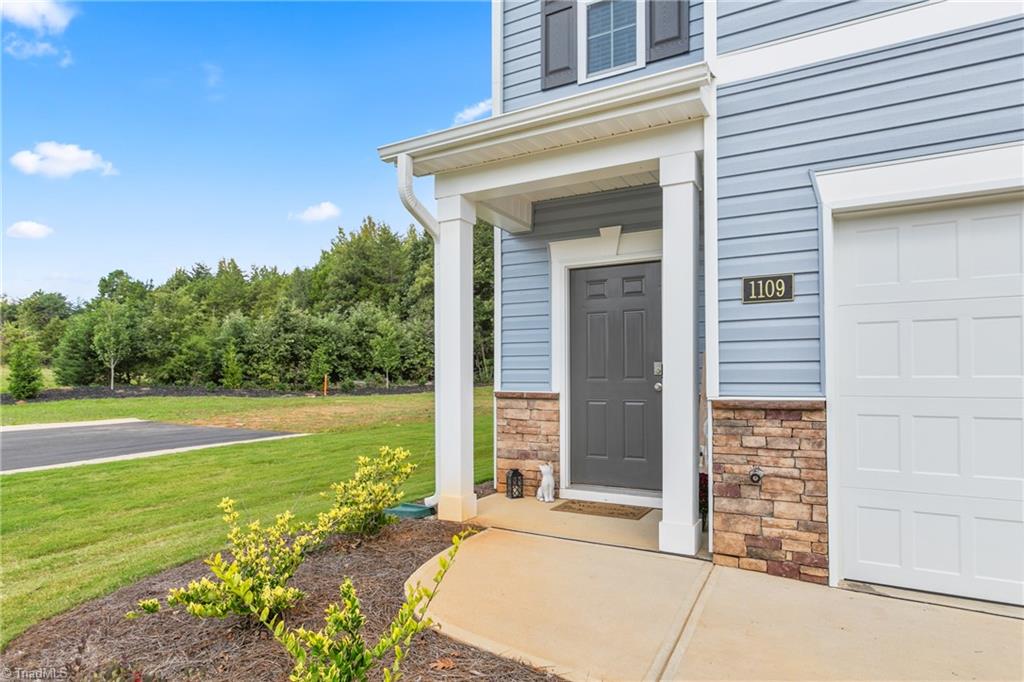 1109 Evelynnview Lane