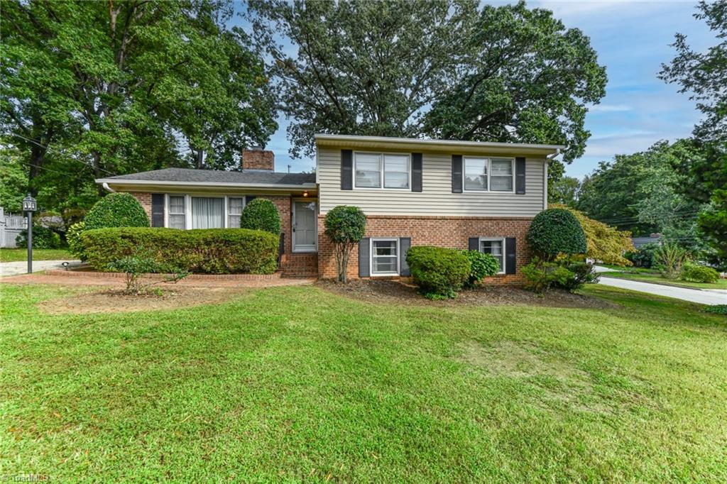 2704 Holly Drive