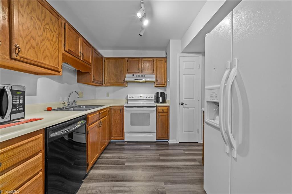 729 Shelby Drive # B