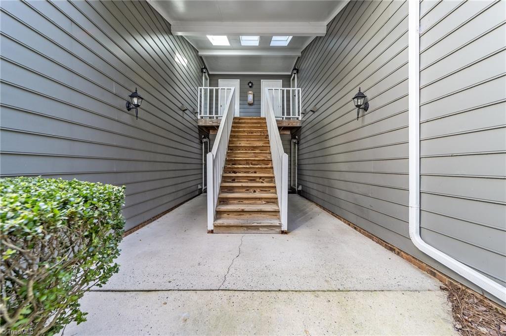 729 Shelby Drive # B