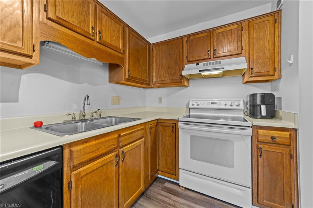 729 Shelby Drive # B