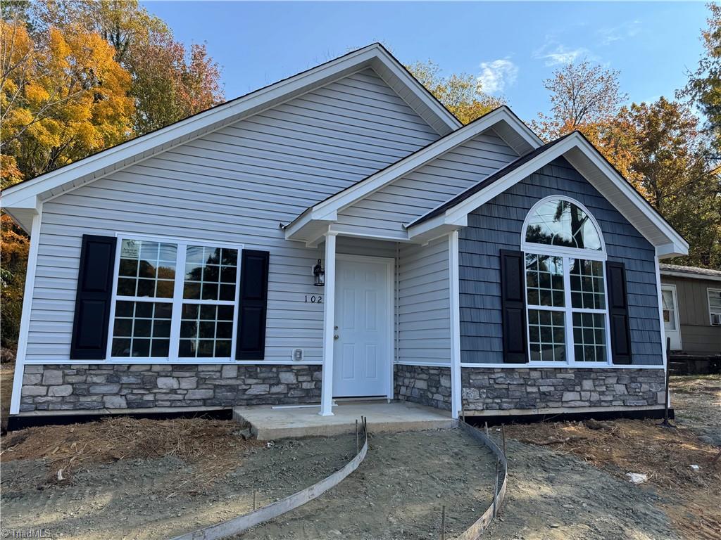 1028 Meadowbrook Boulevard