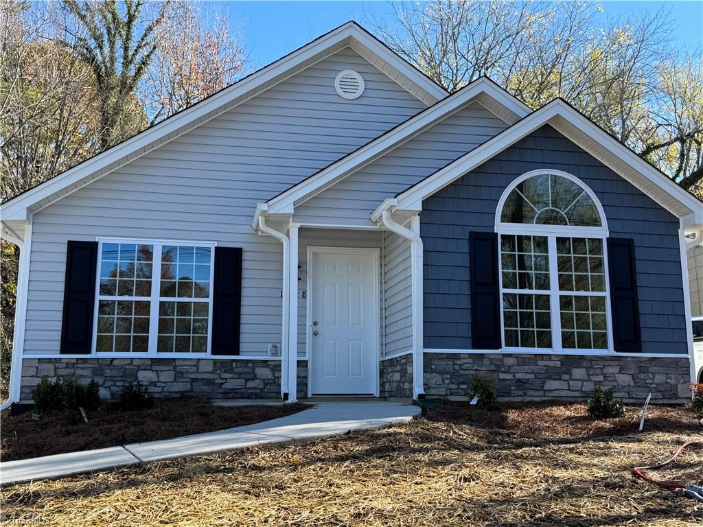 1028 Meadowbrook Boulevard