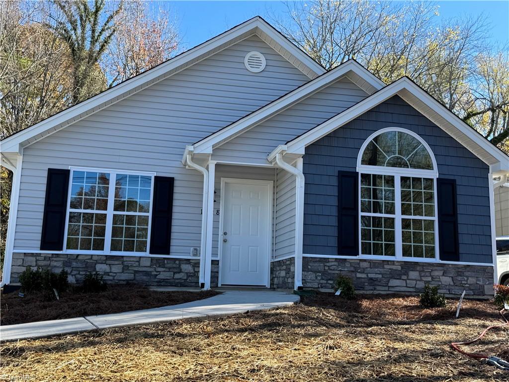 1028 Meadowbrook Boulevard