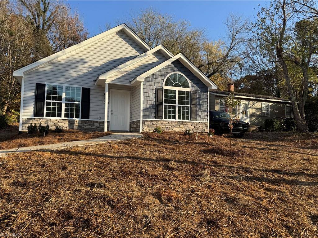 1028 Meadowbrook Boulevard
