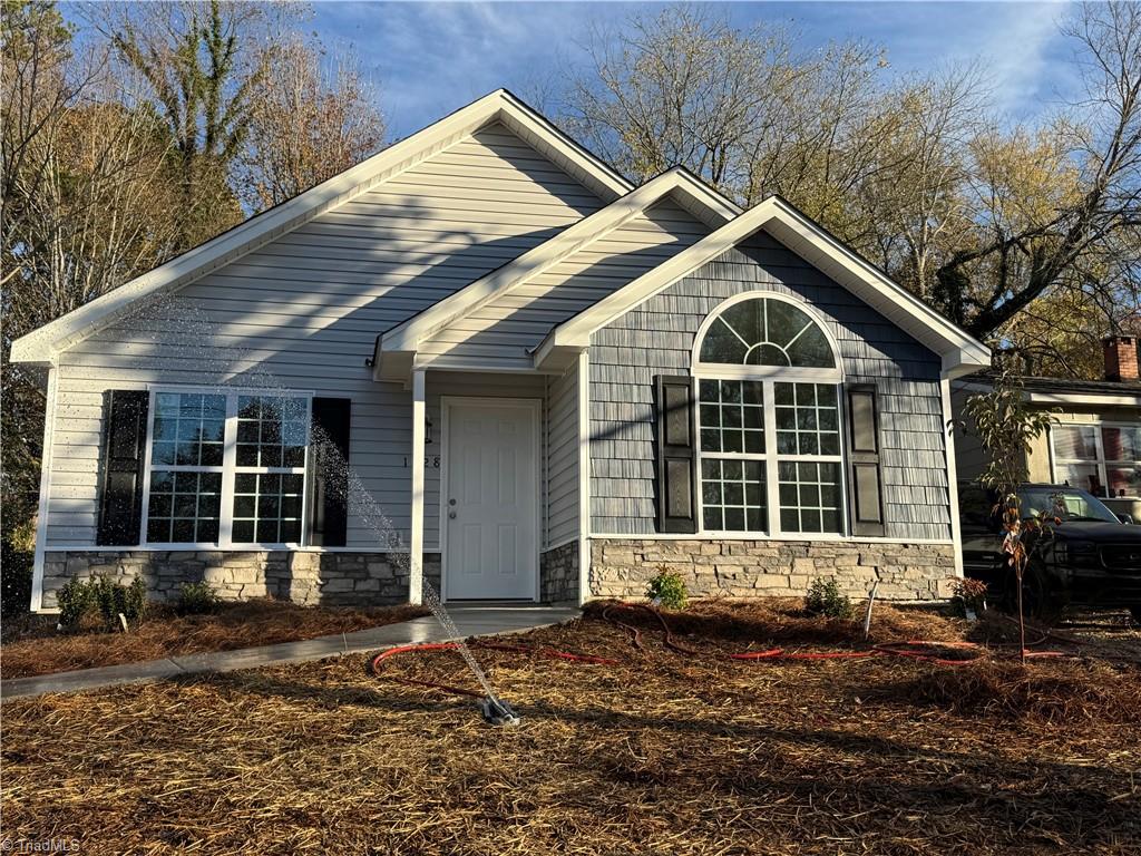 1028 Meadowbrook Boulevard