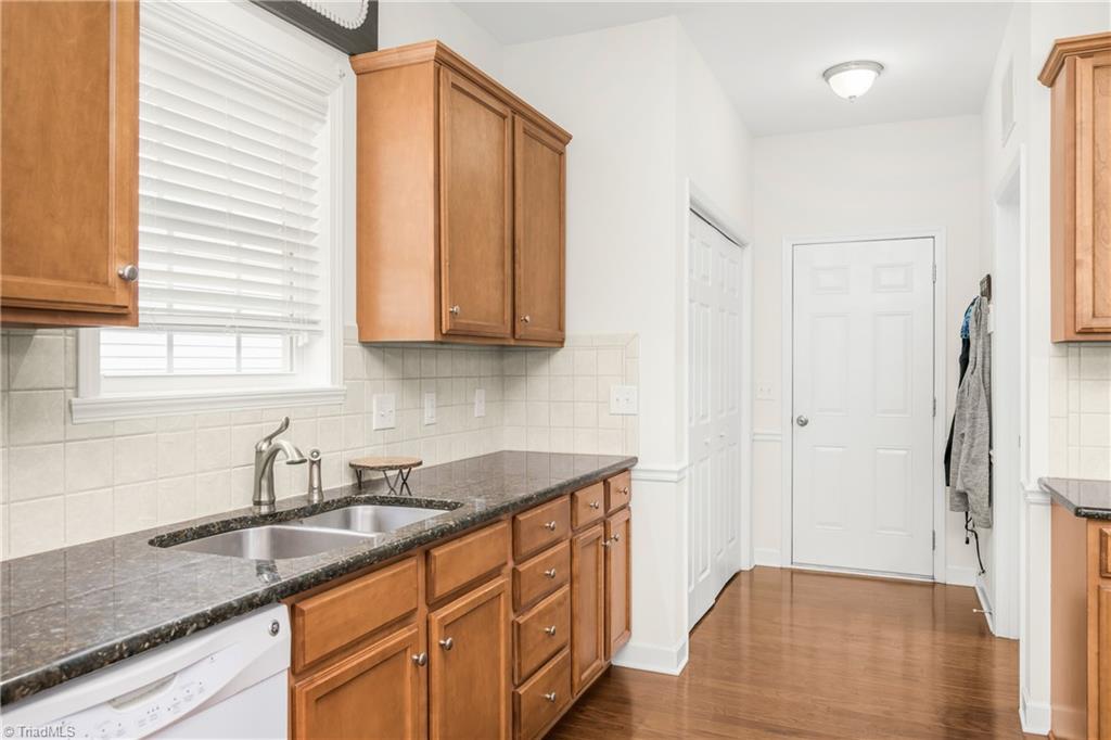 5726 Woodside Forest Trail