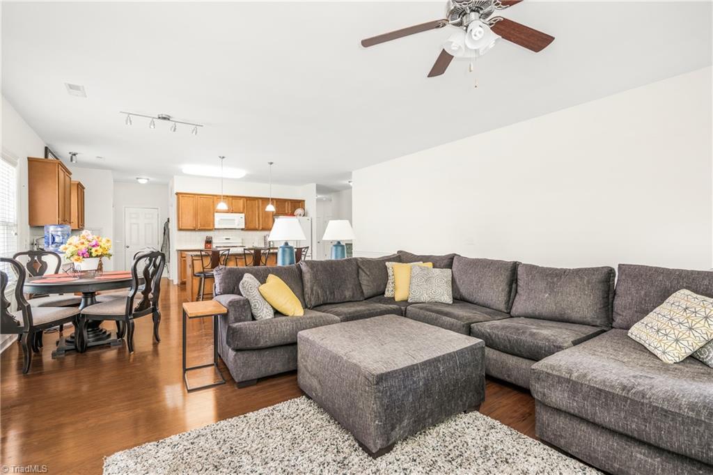 5726 Woodside Forest Trail