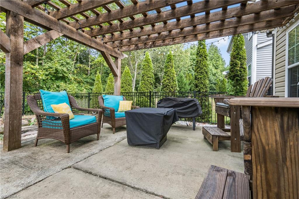 5726 Woodside Forest Trail