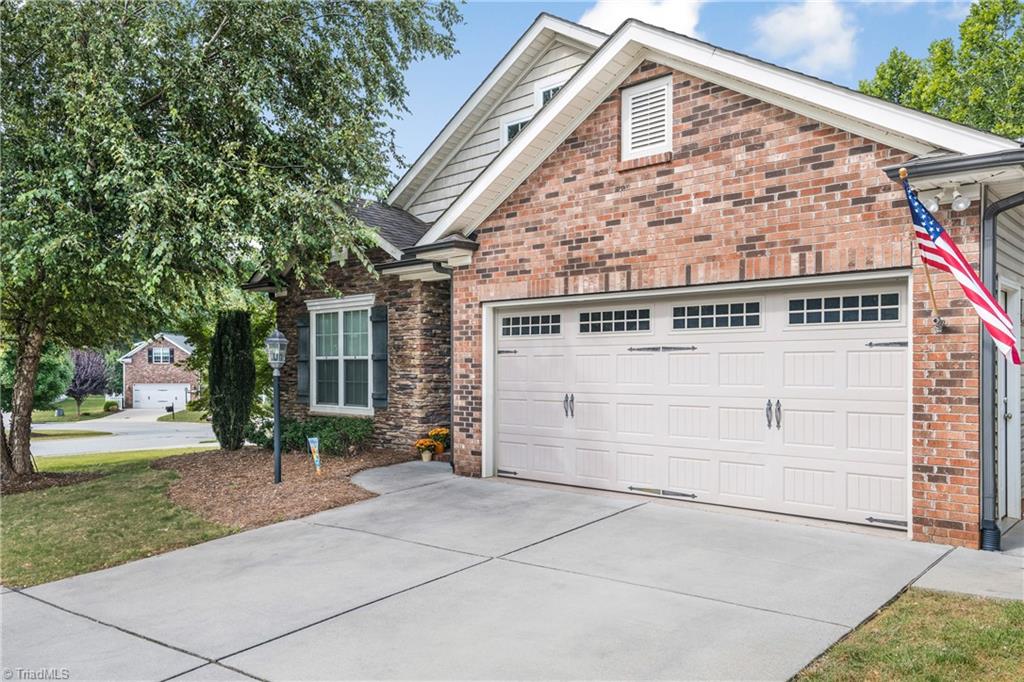 5726 Woodside Forest Trail