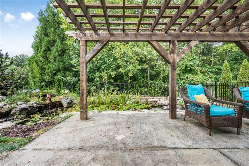 5726 Woodside Forest Trail