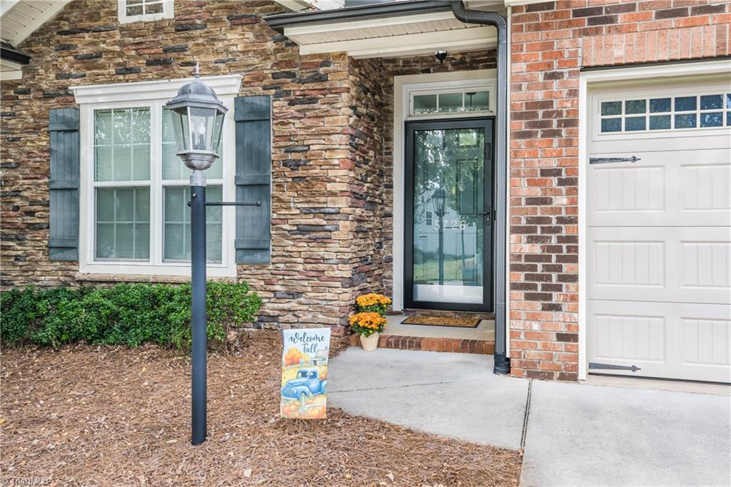 5726 Woodside Forest Trail